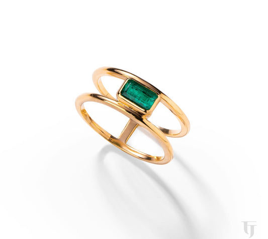 Double-Band Ring with Lab-Created Emerald – 18K Gold